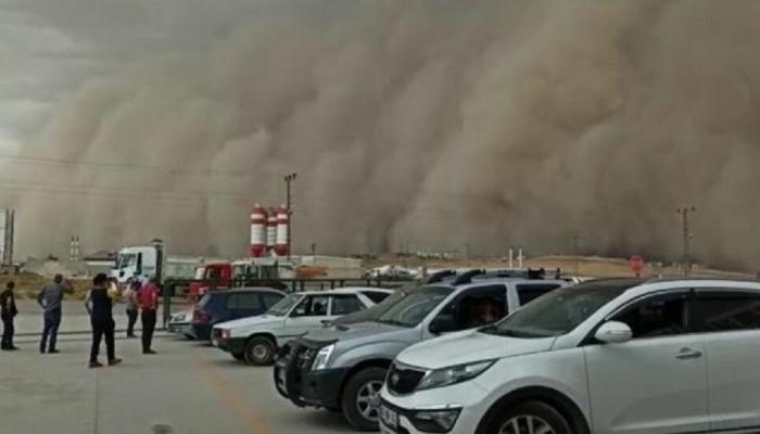 بالفيديو عاصفة رملية مروعة تضرب عاصمة تركيا