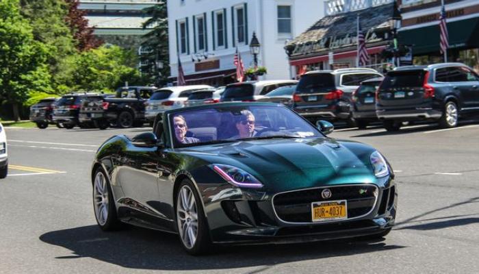طراز Jaguar F-TYPE R AWD Convertible