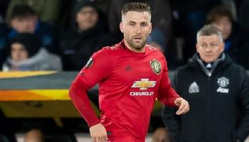 لوك شو لاعب مانشستر يونايتد ومدربه سولسكاير