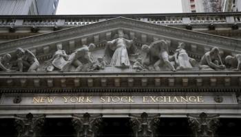 الواجهة الأمامية لبورصة نيويورك - رويترز