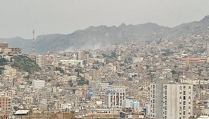 جانب من القصف الحوثي بمدينة تعز