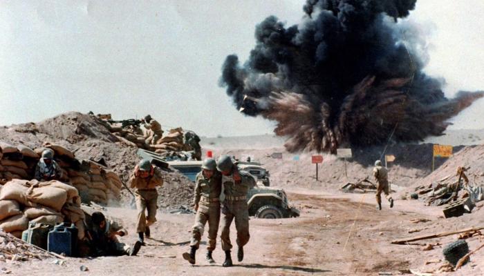 الحرب العراقية الإيرانية كأس السم من الخميني إلى خامنئي