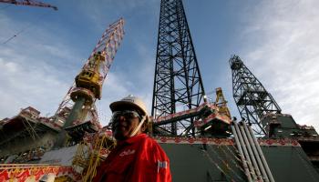 منصات نفطية في سنغافورة - رويترز