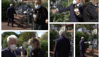 عمدة البلدية الإيطالية أثناء المقابلة التلفزيونية