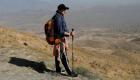 بالصور.. شابة أفغانية تتحدى "القيود" وقمم الجبال