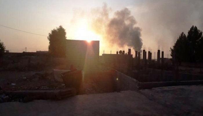 الدخان يتصاعد من مكان انفجار سابق في الحسكة السورية