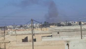 دخان يتصاعد جراء القصف التركي (المرصد السوري)