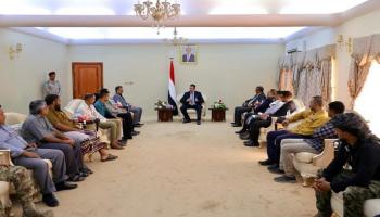 جانب من لقاء رئيس الوزراء اليمني بعدد من أسر ضحايا هجوم عدن