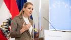 "سرقة أدبية" تدفع وزيرة نمساوية للاستقالة 