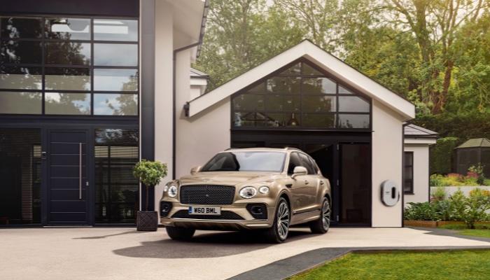 بنتلي تطلق أيقونتها Bentayga الهجين