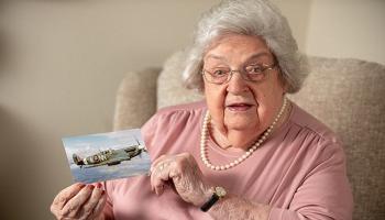 إليانور وادزورث، آخر طيارة بريطانية شاركت في الحرب العالمية الثانية