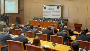 الدكتور معاذ تنقو خلال لقائه بأعضاء البعثات الدبلوماسية في السودان