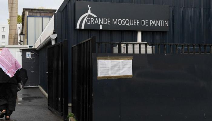neuf mosquées fermées pour des raisons radicales
