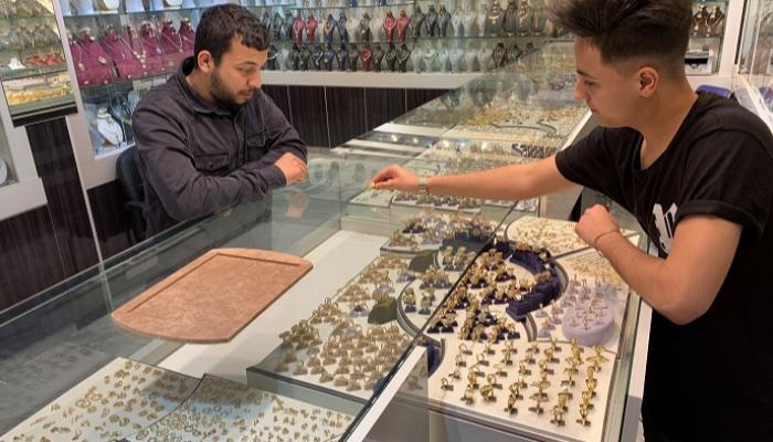 متجر لبيع الذهب - رويترز