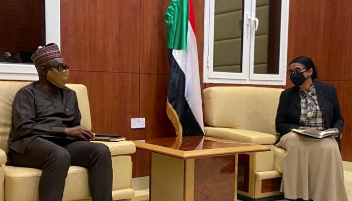 جانب من لقاء وزيرة المالية السودانية، مع المدير القطري للبنك الأفريقي للتنمية