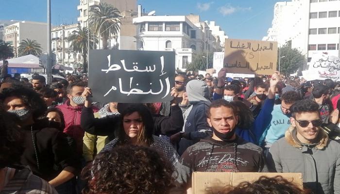 جانب من المظاهرات التي شهدتها تونس للمطالبة بإسقاط الحكومة- رويترز