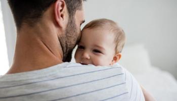 الأبوة تنطوي على تحديات وتوتر