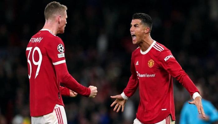 كريستيانو رونالدو ومكتوميناي نجما مانشستر يونايتد