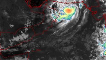 الإعصار شاهين يتمركز شمال غرب بحر العرب