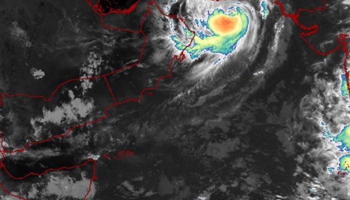 العاصفة المدارية شاهين تقترب من سلطنة عمان