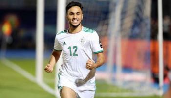 آدم وناس لاعب منتخب الجزائر