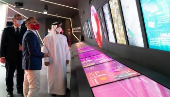 الشيخ محمد بن زايد آل نهيان خلال زيارته لجناح صربيا في إكسبو 2020 دبي