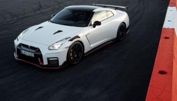  طراز نيسان GT-R 