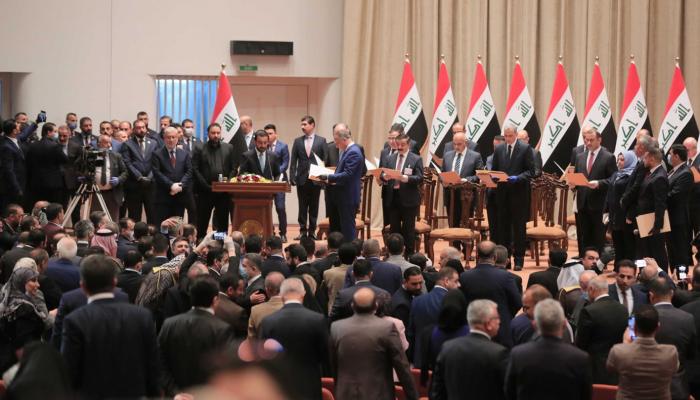 الكاظمي خلال التصويت على كابينته الحكومية في مجلس النواب