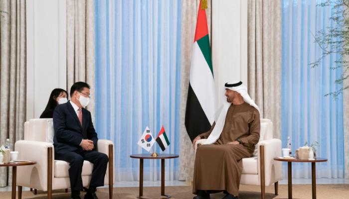 جانب من لقاء الشيخ محمد بن زايد آل نهيان ووزير خارجية كوريا الجنوبية