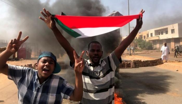 محتجون في السودان