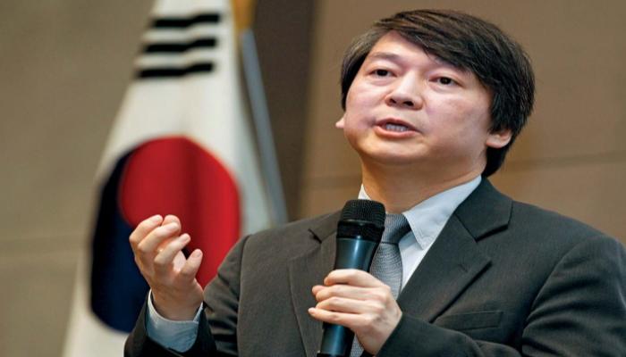 آن تشول-سو زعيم حزب الشعب المعارض بكوريا الجنوبية
