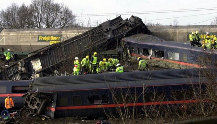 حادث تصادم قطارين في بريطانيا- أرشيفية