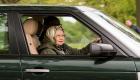 ملكة بريطانيا تقود السيارة بنفسها بمحيط "وندسور".. ماذا عن حالتها الصحية؟