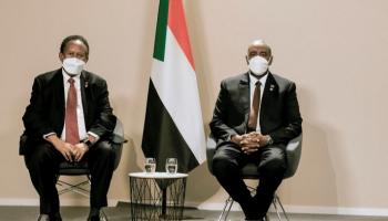 لقاء سابق بين البرهان وحمدوك- أرشيفية