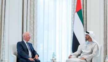 محمد بن زايد يستقبل الرئيس التنفيذي للمنتدى الاقتصادي العالمي