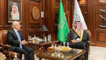 نائب وزير الدفاع السعودي خلال لقاء المبعوث الأمريكي لليمن 