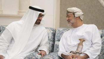 الشيخ محمد بن زايد آل نهيان والسلطان هيثم بن طارق خلال لقاء سابق