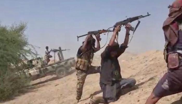 جانب من المعارك بين المقاومة المشتركة والحوثيين بتعز والحديدة