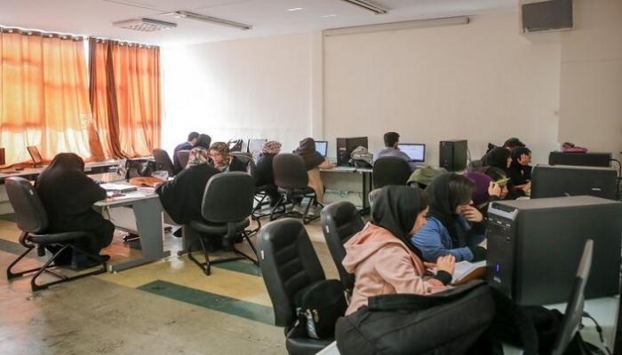 طلاب جامعة طهران
