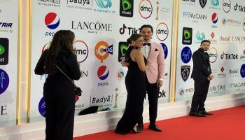 ريهام عبدالغفور مع ابنها في ختام مهرجان القاهرة السينمائي