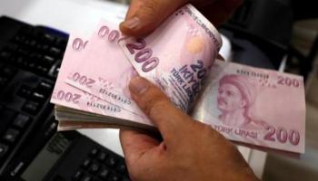 الليرة التركية تهوي لأدنى مستوى 
