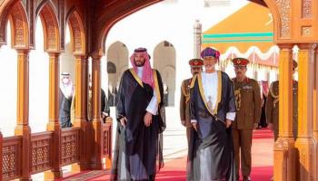 السلطان هيثم بن طارق يستقبل الأمير محمد بن سلمان