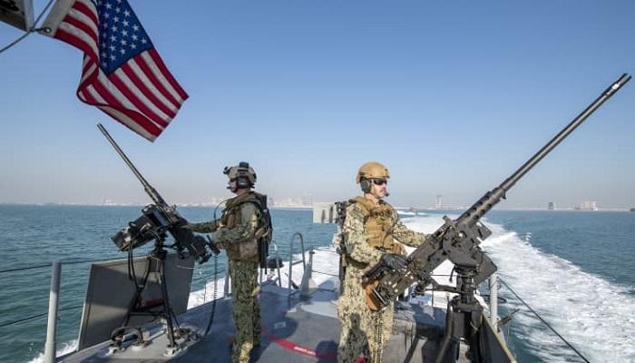 قوات البحرية الأمريكية خلال دورية في بحر العرب