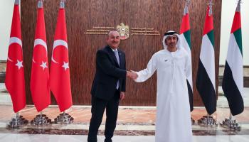 وزيرا خارجية الإمارات عبدالله بن زايد آل نهيان وتركيا جاويش أوغلو