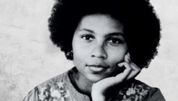 ABD’li yazar ve aktivist bell hooks, hayatını kaybetti