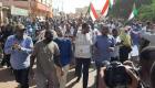 Sudan'da yüzbinler darbeyi protesto etmek için cumhurbaşkanlığı sarayına yürüdü