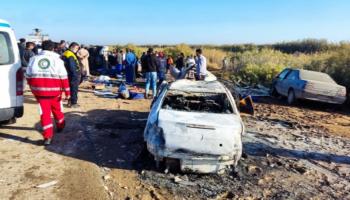 جانب من آثار حادث مروري في إيران