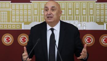 المعارض أنغين أوزكوتش