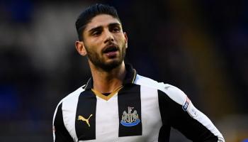 أشرف لزعر لاعب نيوكاسل السابق