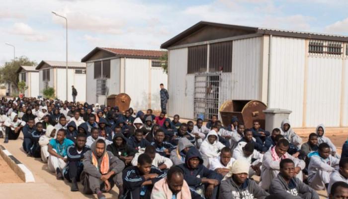 مهاجرون في أحد مراكز الاحتجاز بليبيا (أرشيفية)